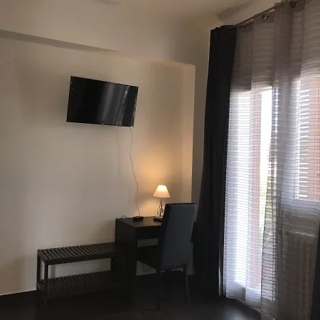 National 5 Bed & Breakfast